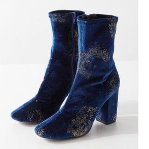 URBAN OUTFITTERS Celestial Glove Boot
